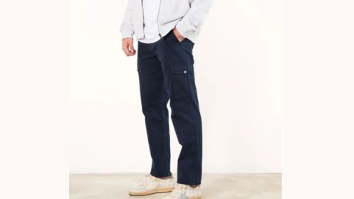 Renueva tu look con el pantalón cargo más versátil y cómodo