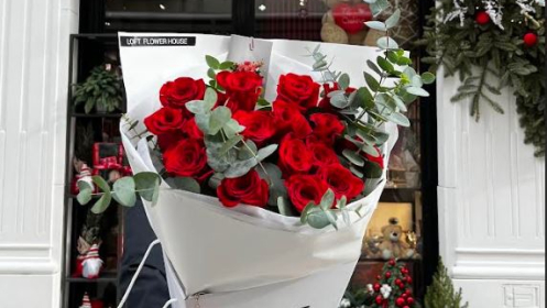 Ramo de Rosas “Media Noche” (15 rosas) en  LOFT flower house